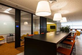 小会议室铝扣板集成吊顶装修效果图