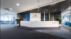 公司前台背景墙白色墙面装修效果图片