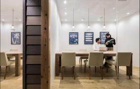 现代小型办公室室内隔断装修效果图片