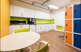 现代办公室吊顶设计装修效果图片大全