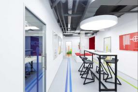 会议室不规则几何形简单吊顶装修效果图片