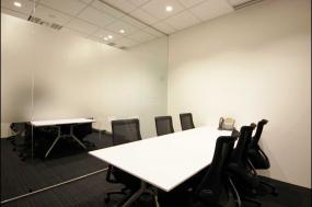 现代风格办公室隔断效果图