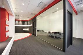 小办公室室内隔断装修案例图片