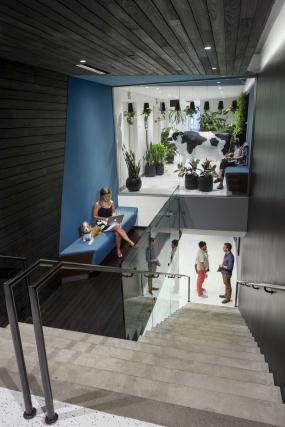 欧美办公室装修风格吊顶装饰效果图