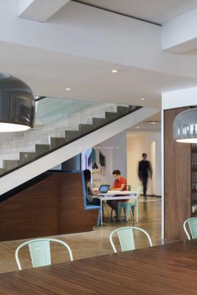 欧式办公室吊顶装修设计效果图片2018