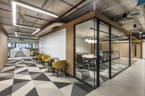 大型会议室室内玻璃吊顶装修效果图