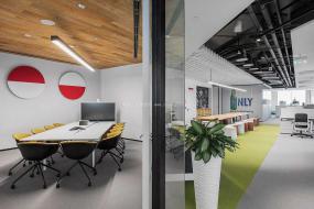 会议室不规则几何形吊顶装饰效果图