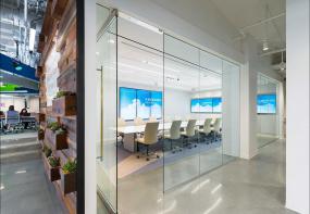 最新简约会议室铝扣板吊顶装修效果图