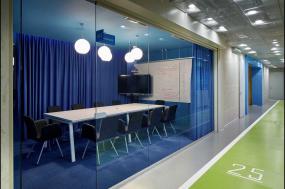 大型会议室集成吊顶灯装修效果图片