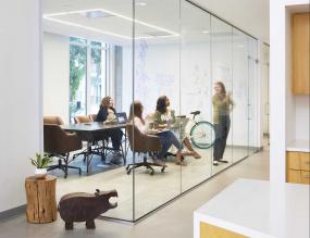 中式会议室水晶吊灯装修效果图片