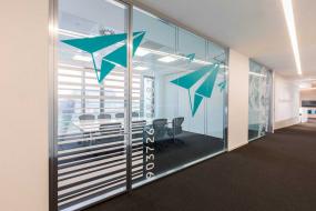 小型多功能办公会议室装修效果图