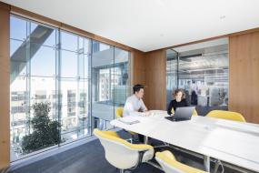 现代会议室室内装饰效果图