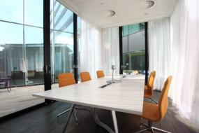 最新现代风格小型会议室布置