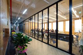 现代会议室背景墙设计效果图片