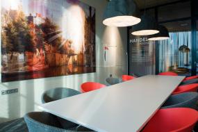 流行公司会议室背景墙效果图