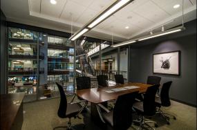 精致会议室背景墙装饰画装修效果图片