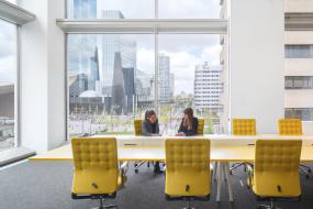 大型会议室背景墙装修效果图