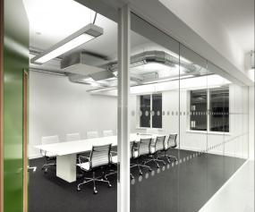 现代会议室布置效果图