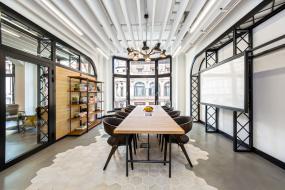 简约现代风格小型会议室布置整体效果图