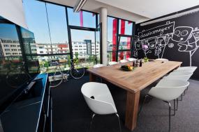 现代简约风格会议室设计效果图片