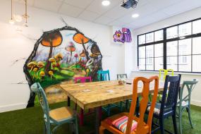 现代风格会议室效果图