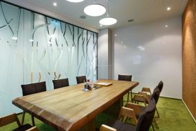 2018现代会议室卷帘装修效果图片