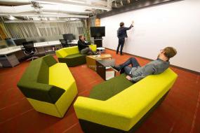 200平办公室布局平面图