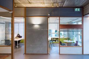 最新老总办公室简单室内装修效果图片