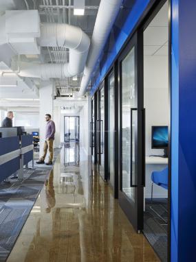 现代办公室室内布置设计效果图片大全