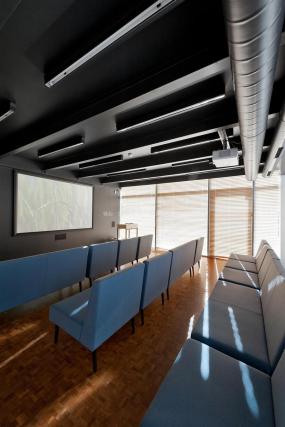 现代办公室装饰室内效果图