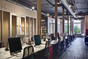 现代风格办公室会议装修效果图