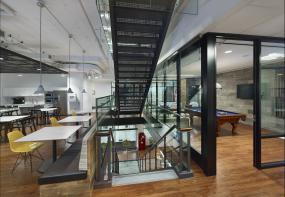 现代超大办公室装修效果图