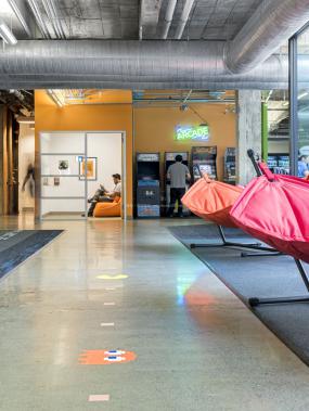 简单国外办公室设计效果图