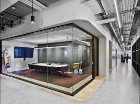 现代时尚办公室美时办公家具设计图片