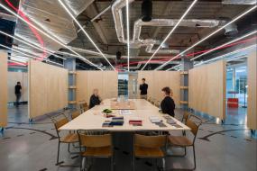 现代时尚小型办公室室内装修图