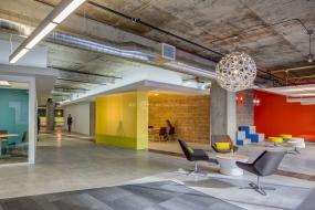 办公室刚装修loft效果