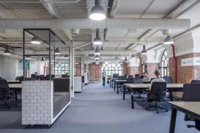 现代田园风格办公室室内装修图