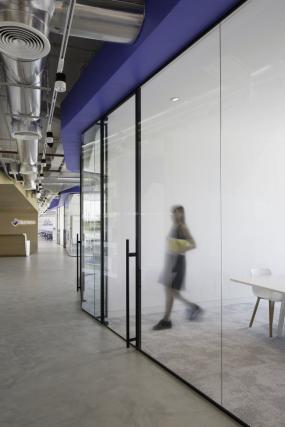 2018最新现代办公室布置效果图