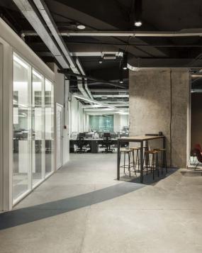 现代办公室设计室内装修效果图片