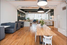 现代办公室装潢效果图