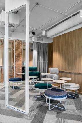 办公空间布局效果图