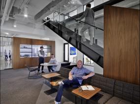 正方形办公室装修效果图