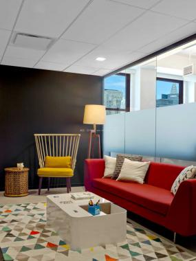 科技公司办公室室内装饰设计图片大全