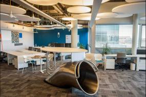 高档科技公司办公室装修图片