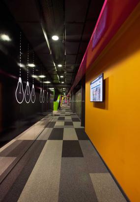 最新科技公司办公室效果图