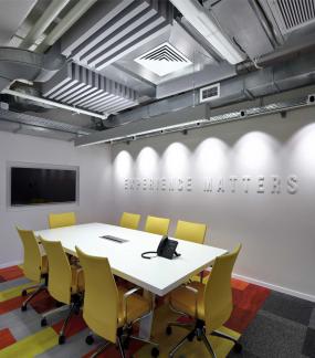 高端IT公司办公室装修图片