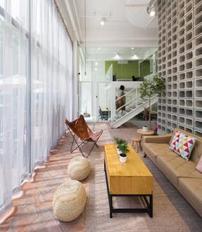 500平办公室装修高清效果图