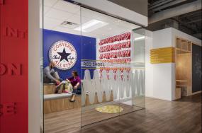 办公室玻璃隔断设计效果图