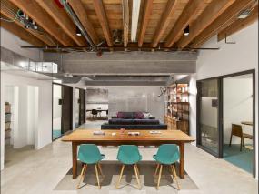 1000平办公室装修实景图片