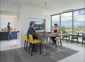 投资公司办公室装修设计效果图片